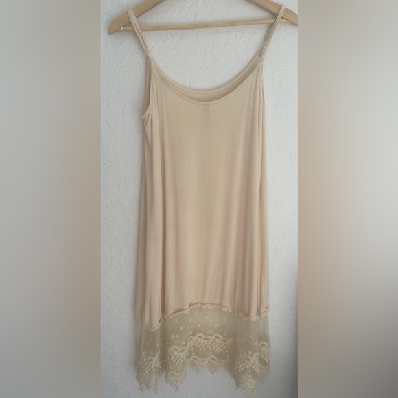 FASHIONOMICS CREAM COLOR CAMI EXTENDER WITH LACE DETAILING SIZE 2XL - Picture 3 of 12